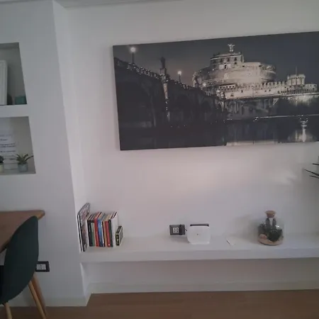 Golden Apartment Rom
